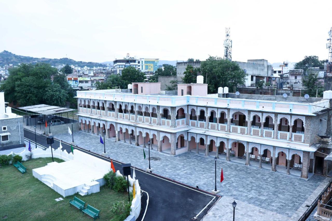 Hotel King Edward Memorial 50 Mtrs From Railway Station Ajmer Exterior foto